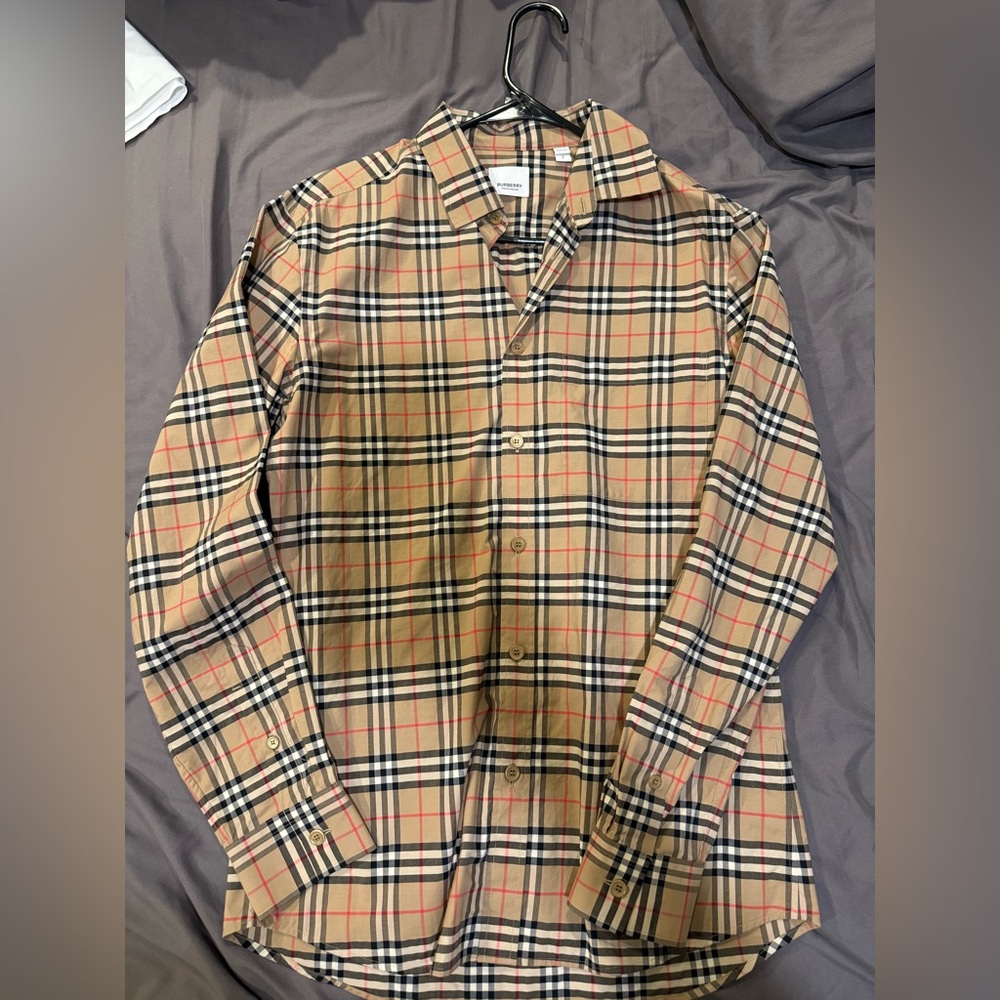 Men’s Burberry button up